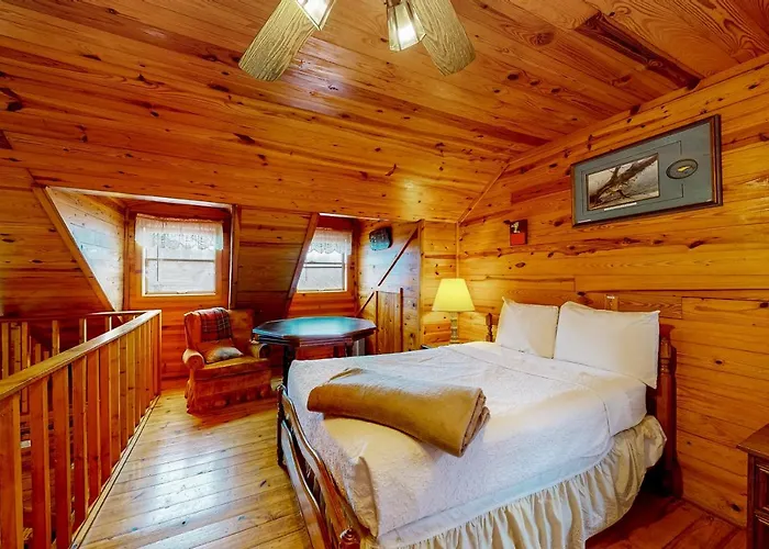 Charlie\'S Ol\' Fishing Cabin